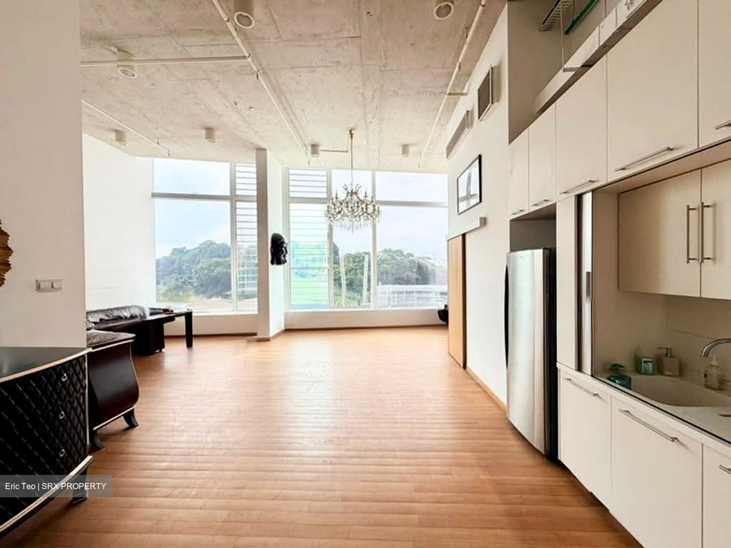 The Central (D1), Office #612773161
